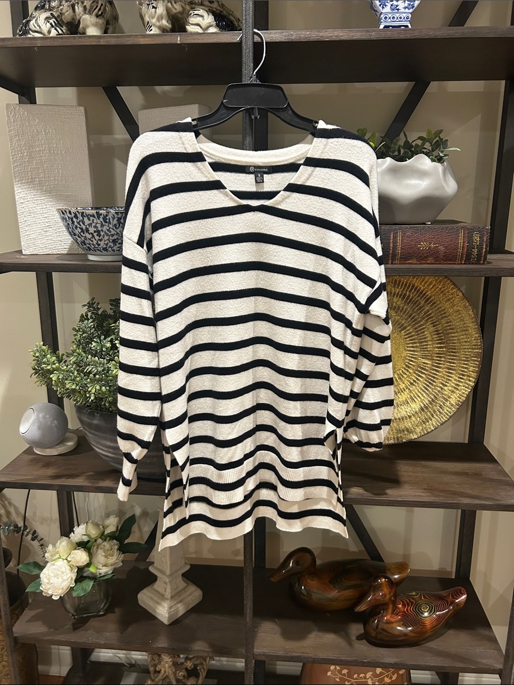 Versions small  Striped V-Neck Lightweight Sweater - Black & White